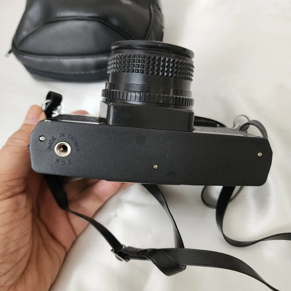 ☘️ Weston WX-7 35mm Film Camera with 50mm f/6.3 Lens and Carrying Case Black